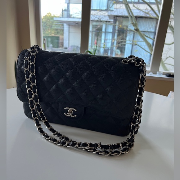 Chanel Classic Jumbo Flap Caviar Silver Hardware - Picture 1 of 8